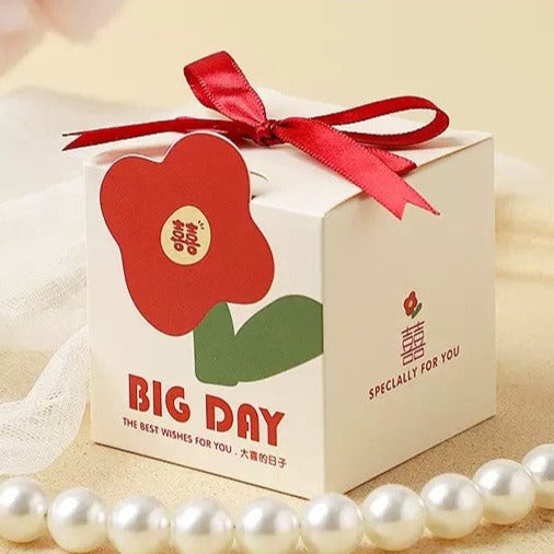 10pcs Cartoon Candy Boxes Wedding Gifts Boxes - Crescent White with Ribbon